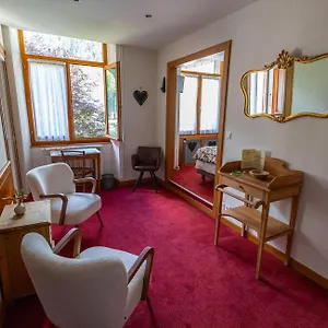 https://chateau-de-la-muzelle.hotels-rhonealpes.com