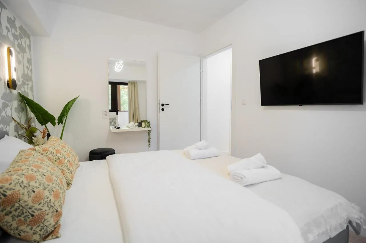Hi Appartement Boekarest 0*,